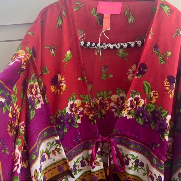 Betsy Johnson Coverlet. Colorful. Summer. Elegant. Cool nights - Picture 5 of 7